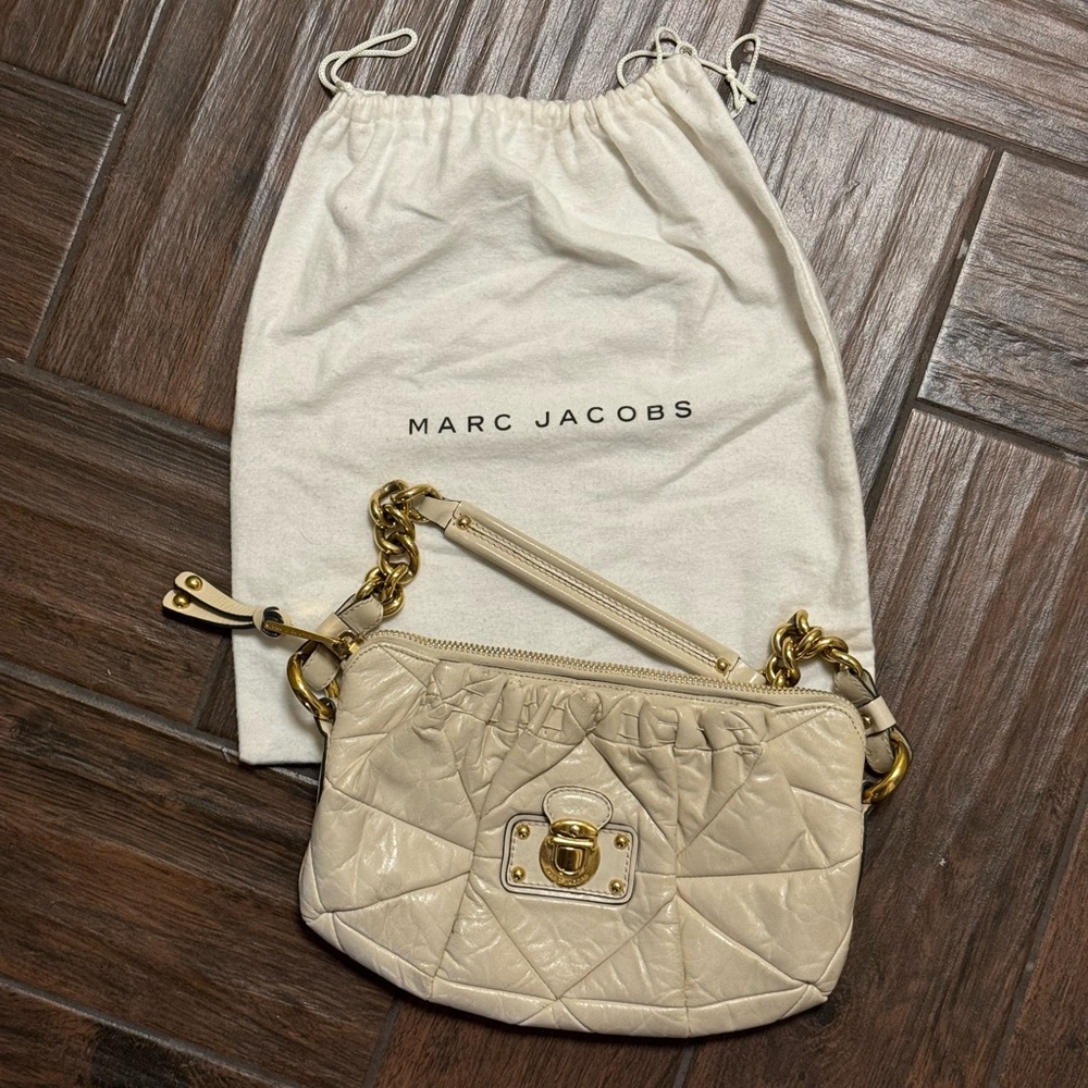 Marc Jacobs Cream Quilted Leather Shoulder Bag with Top Zip Gold Chain Hardware - Picture 2 of 14
